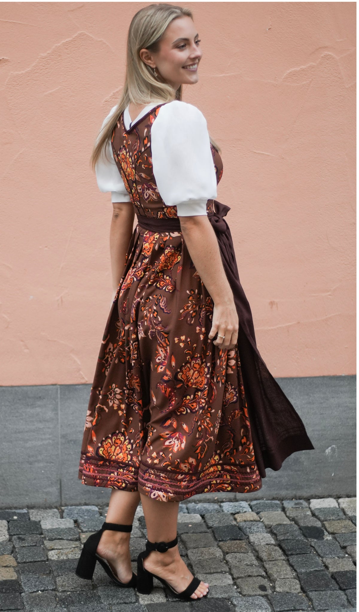 BellaSusi Dirndl Maja braunrot