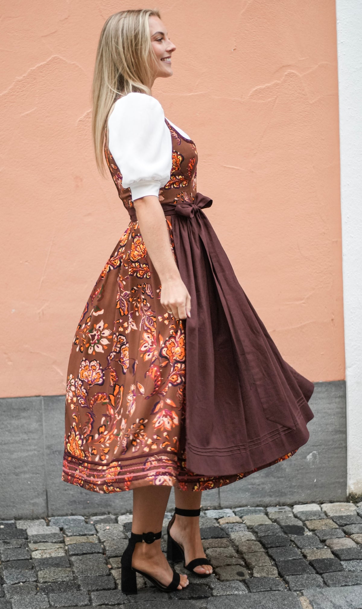 BellaSusi Dirndl Maja braunrot