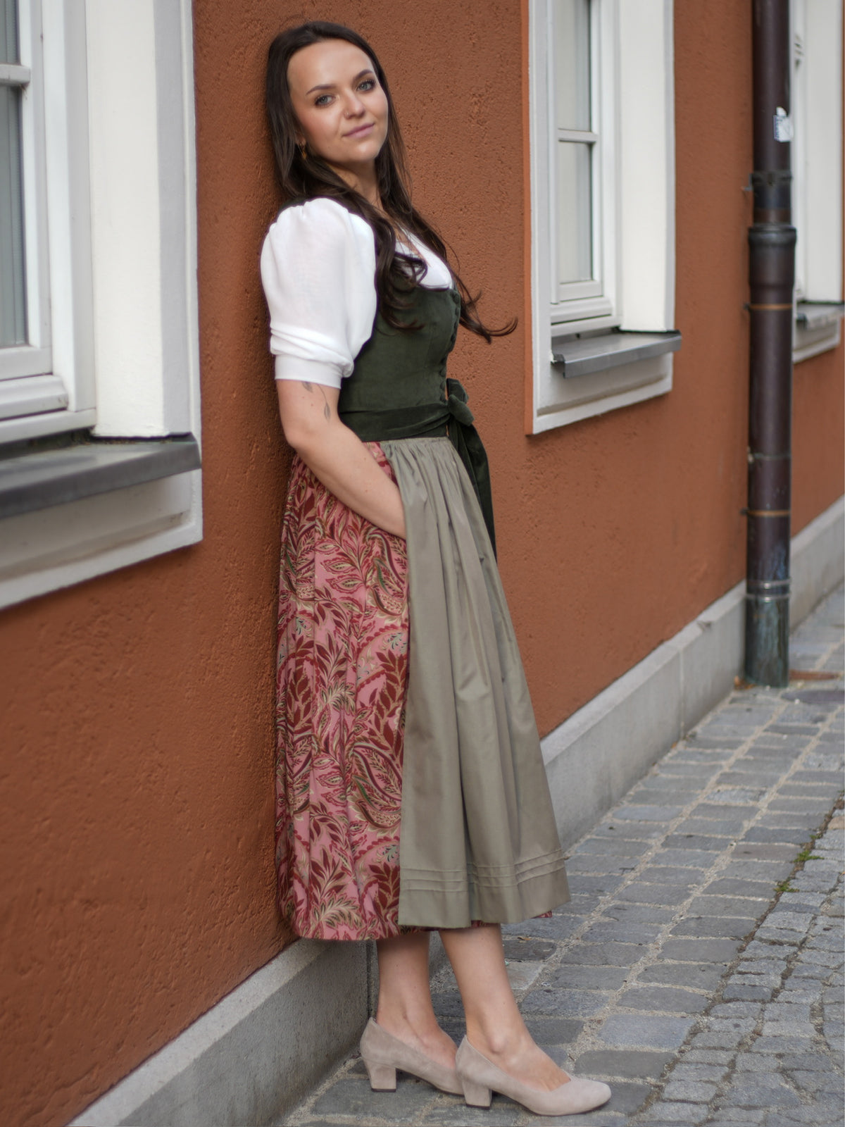 BellaSusi Dirndl Pia in Antikgrün