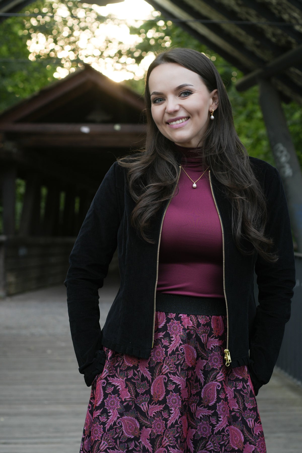 BellaSusi Jacke Lena in schwarz mit Rüschen