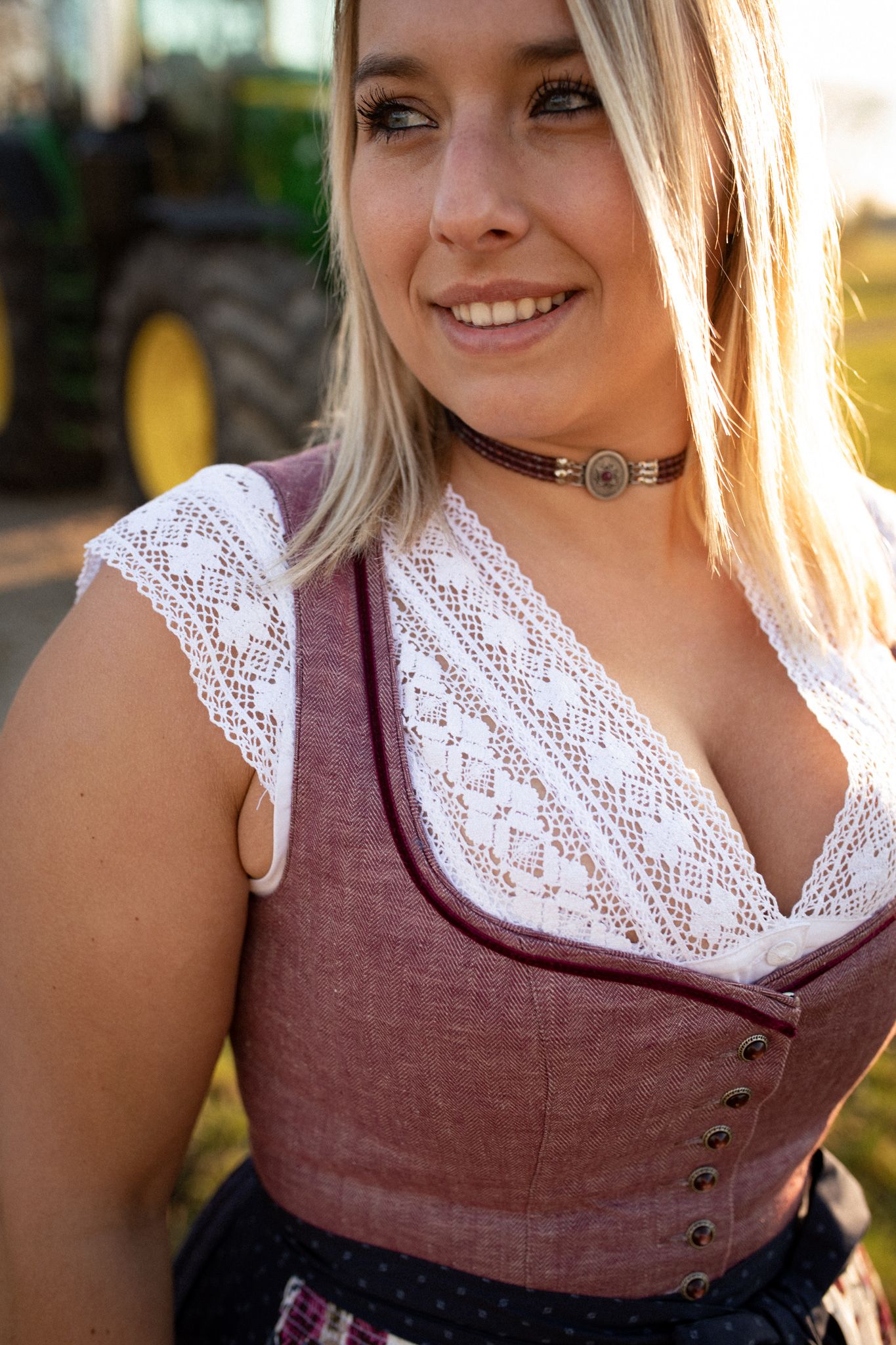 Leni Lex Dirndl Alina beere